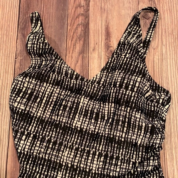 Speedo Women’s One Piece Swimsuit - Picture 2 of 5